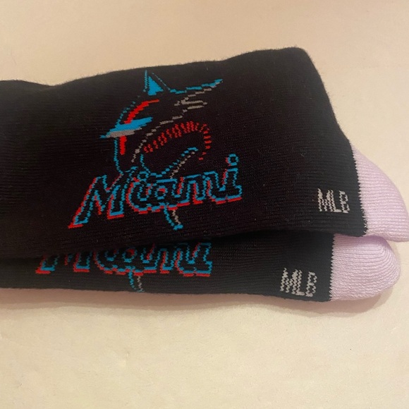 MLB MIAMI MARLINS CREW SOCKS Size Large 8-13 NWT - Picture 3 of 7
